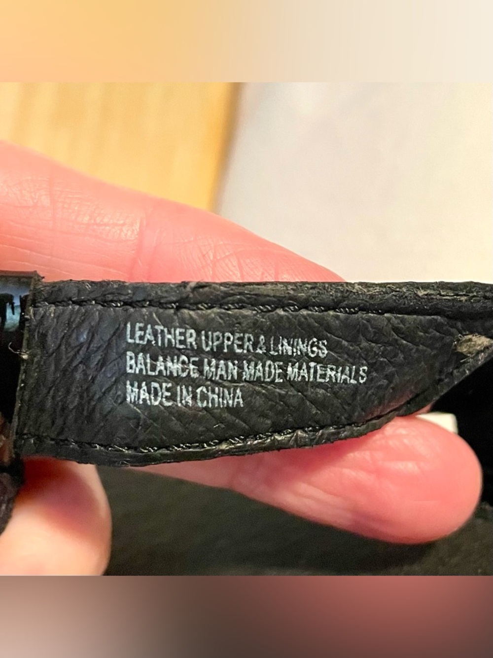 *EUC* BORN/BØRN Patent Leather Thong Sandals - Black - Women’s Size 9M - Picture 9 of 9